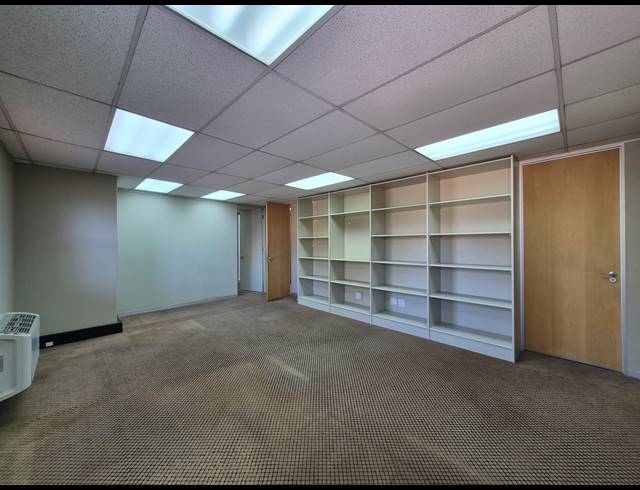 162M² OFFICE TO LET IN DUNKELD WEST